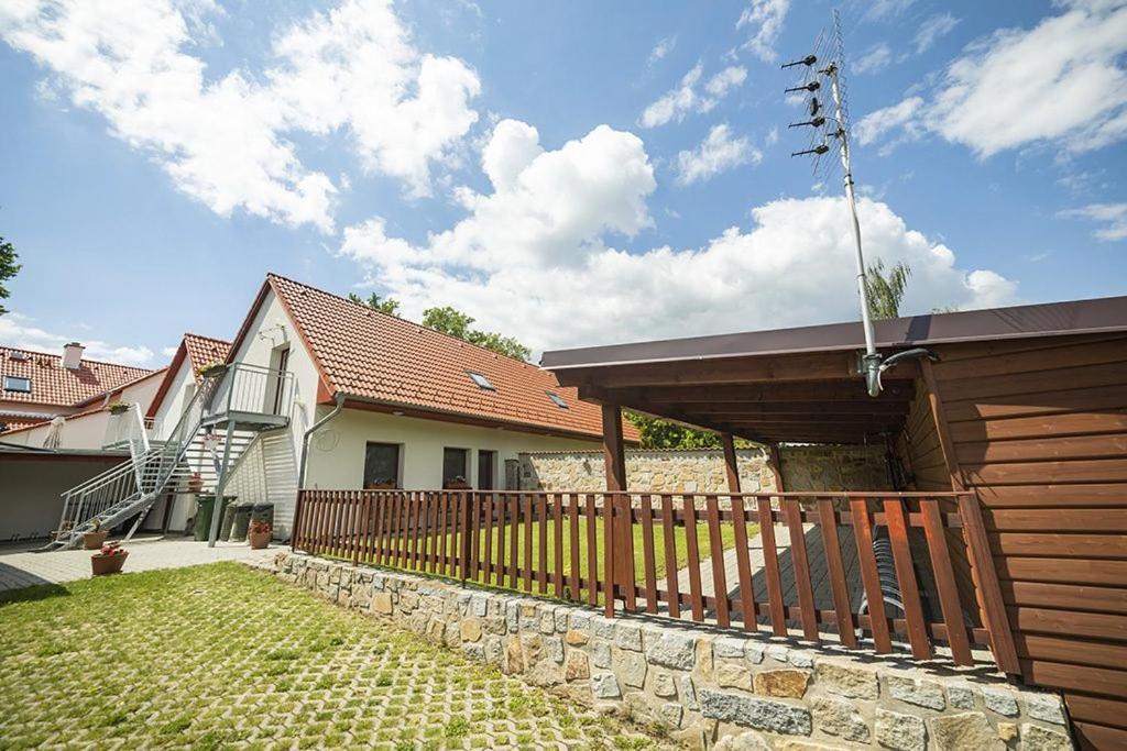 Ubytovani Na Hrazi Stankov  Buitenkant foto